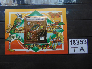 Фото марки Мадагаскар блок золотая фольга 1988г **
