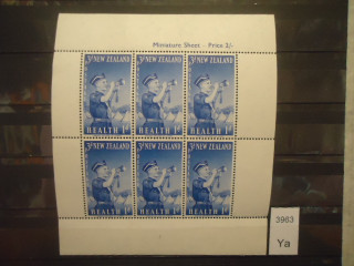 Фото марки Новая Зеландия малый лист 1958г **