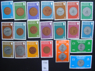 Фото марки Комплект 2 серия монет на марках 1979-80гг **