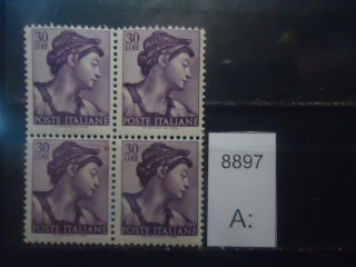 Фото марки Италия 1961г квартблок **