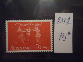 Фото марки Суринам 1964г **