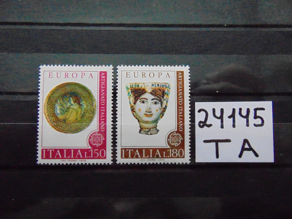 Фото марки Италия серия 1976г **