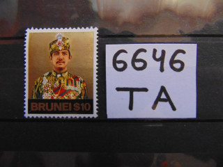 Фото марки Бруней золото 1974г **