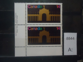 Фото марки Канада 1978г 2 одинаковые марки **