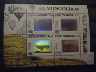 Фото марки Монголия 1993г малый лист (голография 3Д) **