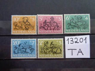 Фото марки Голландия серия 1952г *