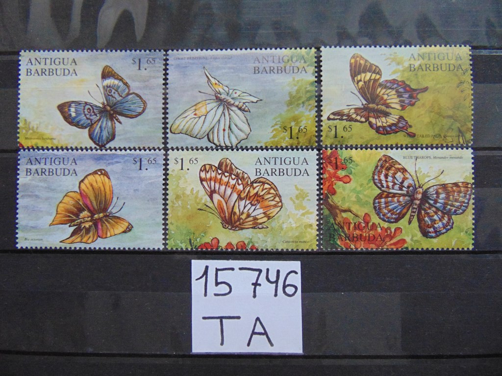 Фото марки Антигуа 2000г **