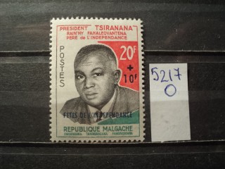 Фото марки Мадагаскар 1960г надпечатка *