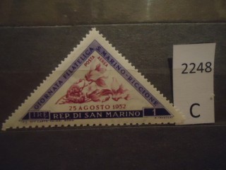 Фото марки Сан Марино 1952г тет-беш **