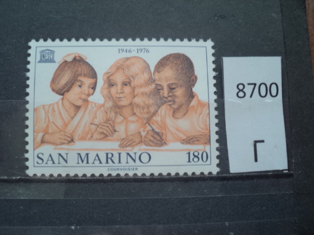 Какая марка нравится. Почтовые марки Сан Марино. Японские почтовые марки. Почтовые марки Швеции. Живопись на марках Сан Марино.