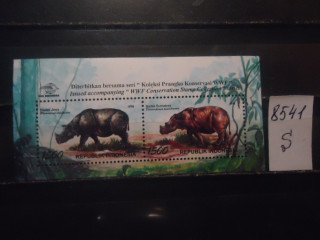 Фото марки Индонезия 1996г блок **