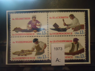 Фото марки США 1977г сцепка **