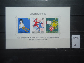 Фото марки Люксембург блок 1968г **