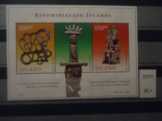 Фото марки Исландия 2005г блок **