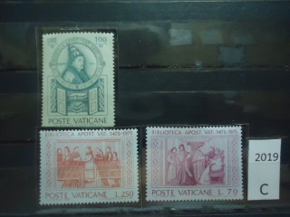 Фото марки Ватикан 1975г серия **